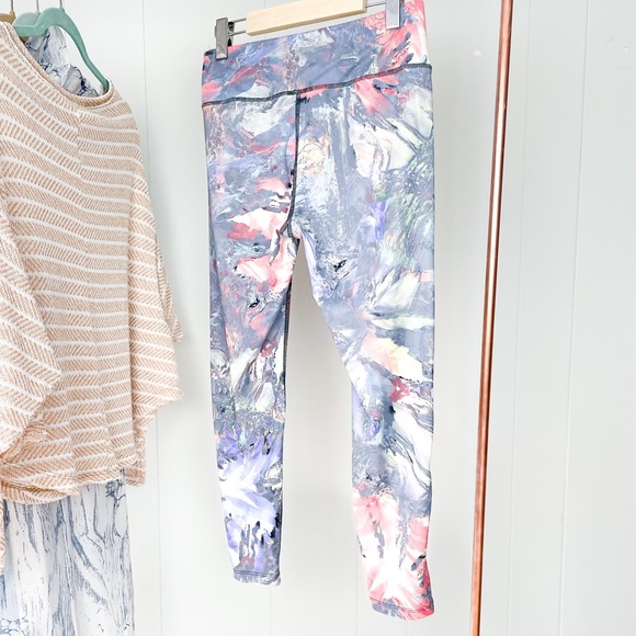 Athletic Capris size Small - Picture 3 of 4